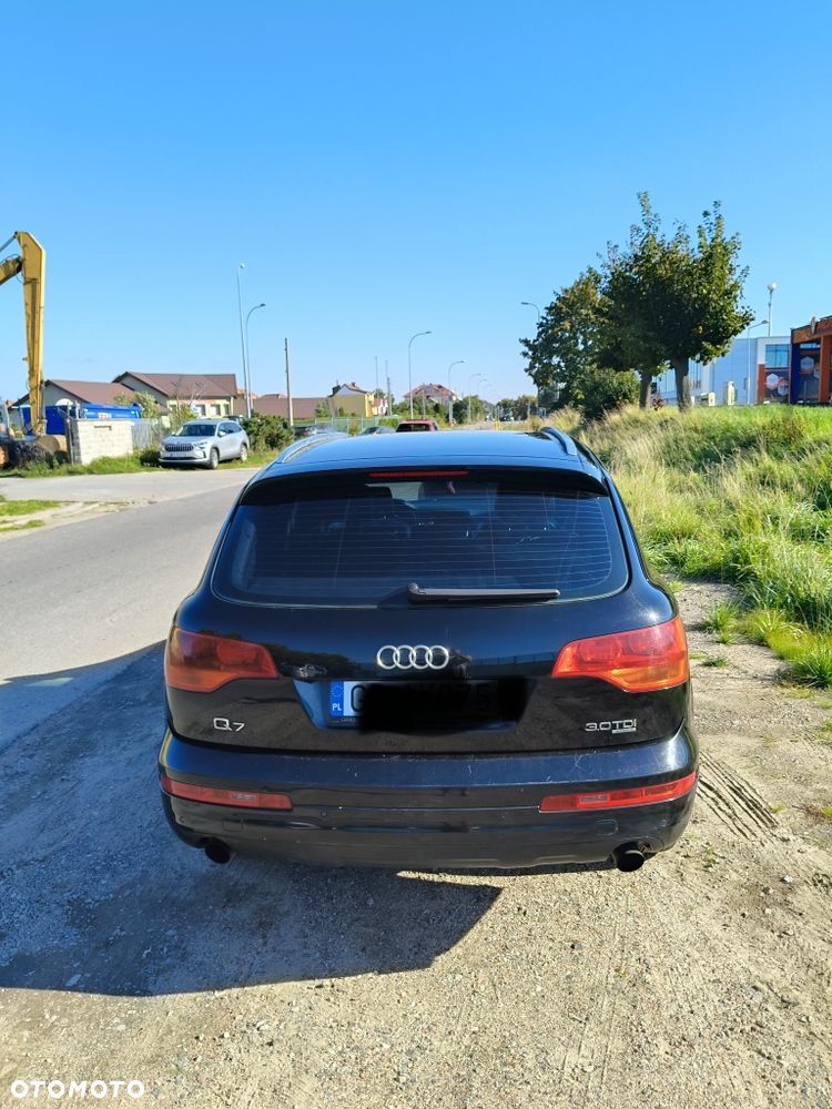 Audi Q7 2006 photo 2