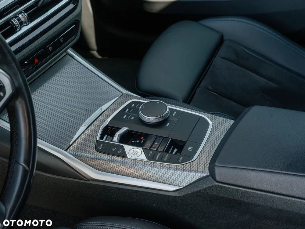 BMW Seria 3 318i Sport - 8