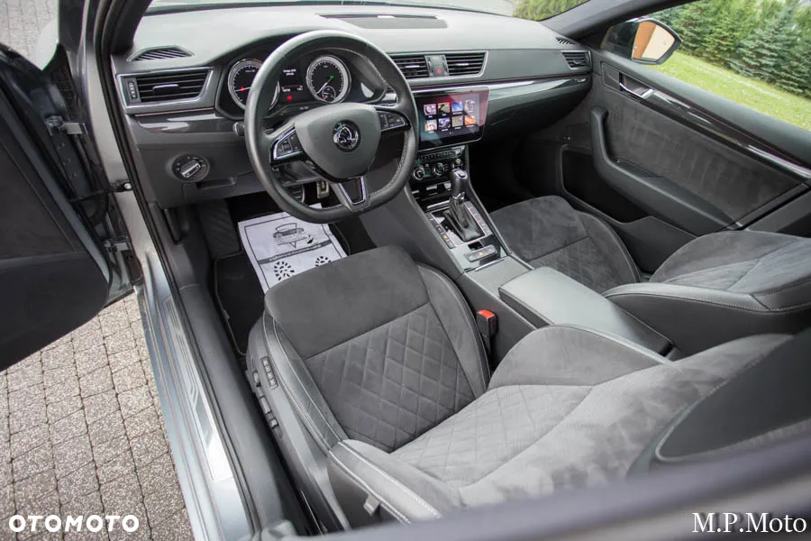 Skoda Superb 2.0 TDI 4x4 DSG Sportline - 30