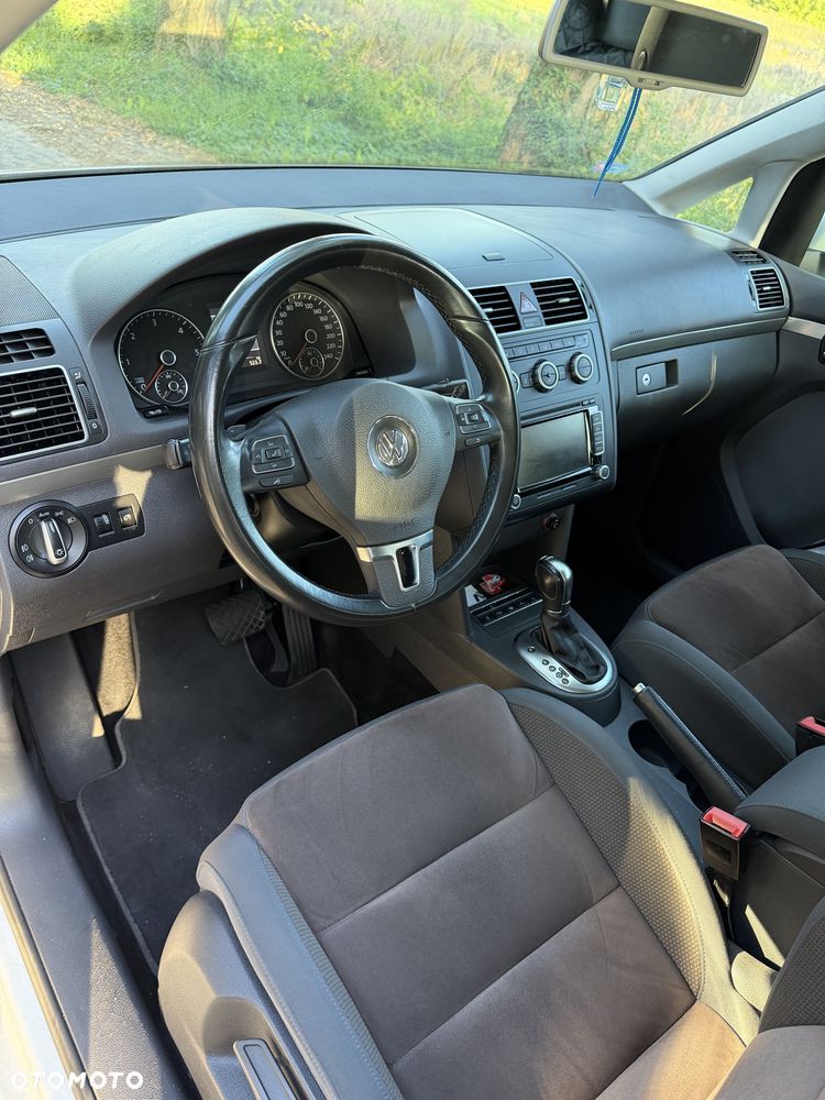 Volkswagen Touran - 5