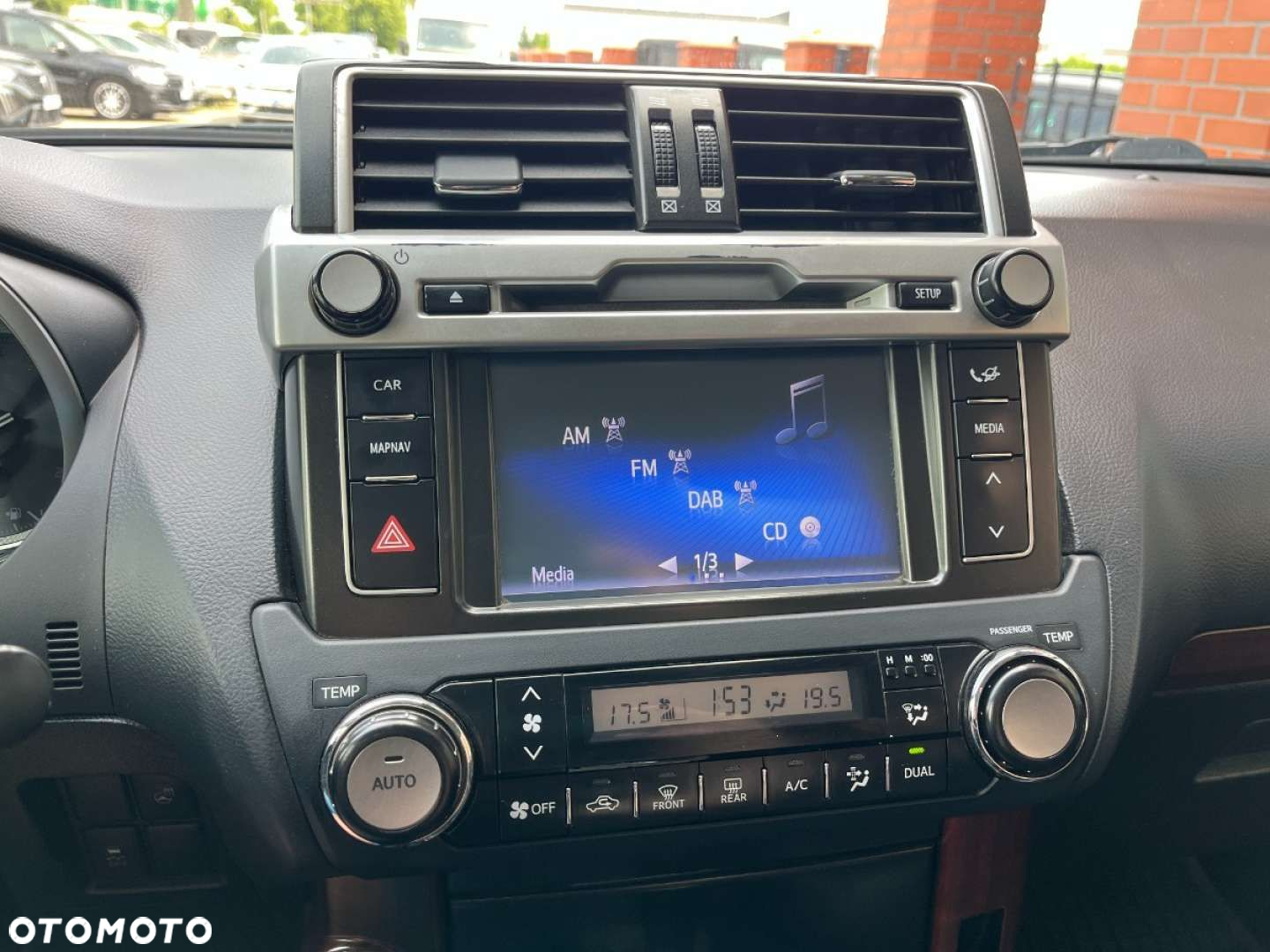 Toyota Land Cruiser - 11
