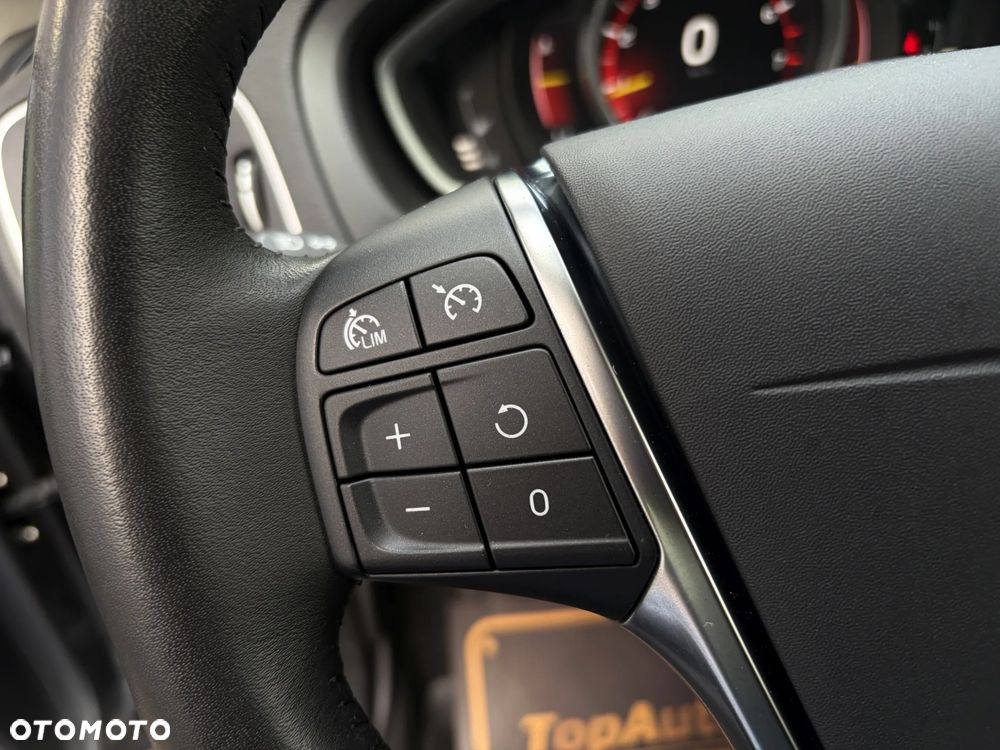 Volvo V40 T3 Momentum - 23