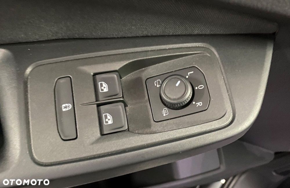 Ford Tourneo Connect - 12