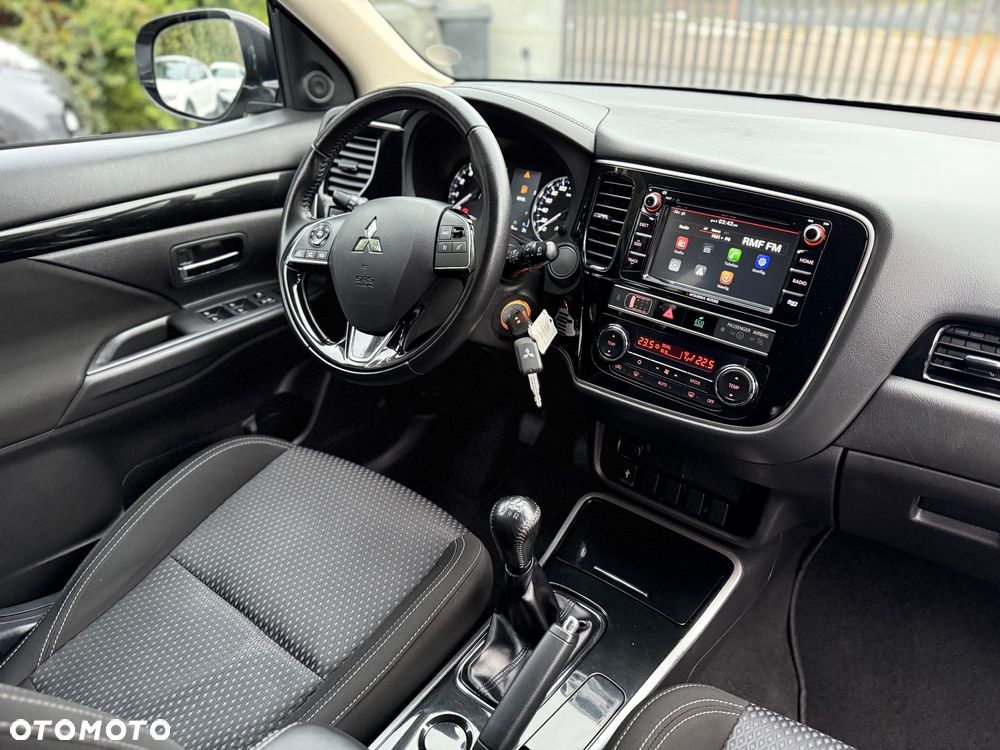 Mitsubishi Outlander - 10
