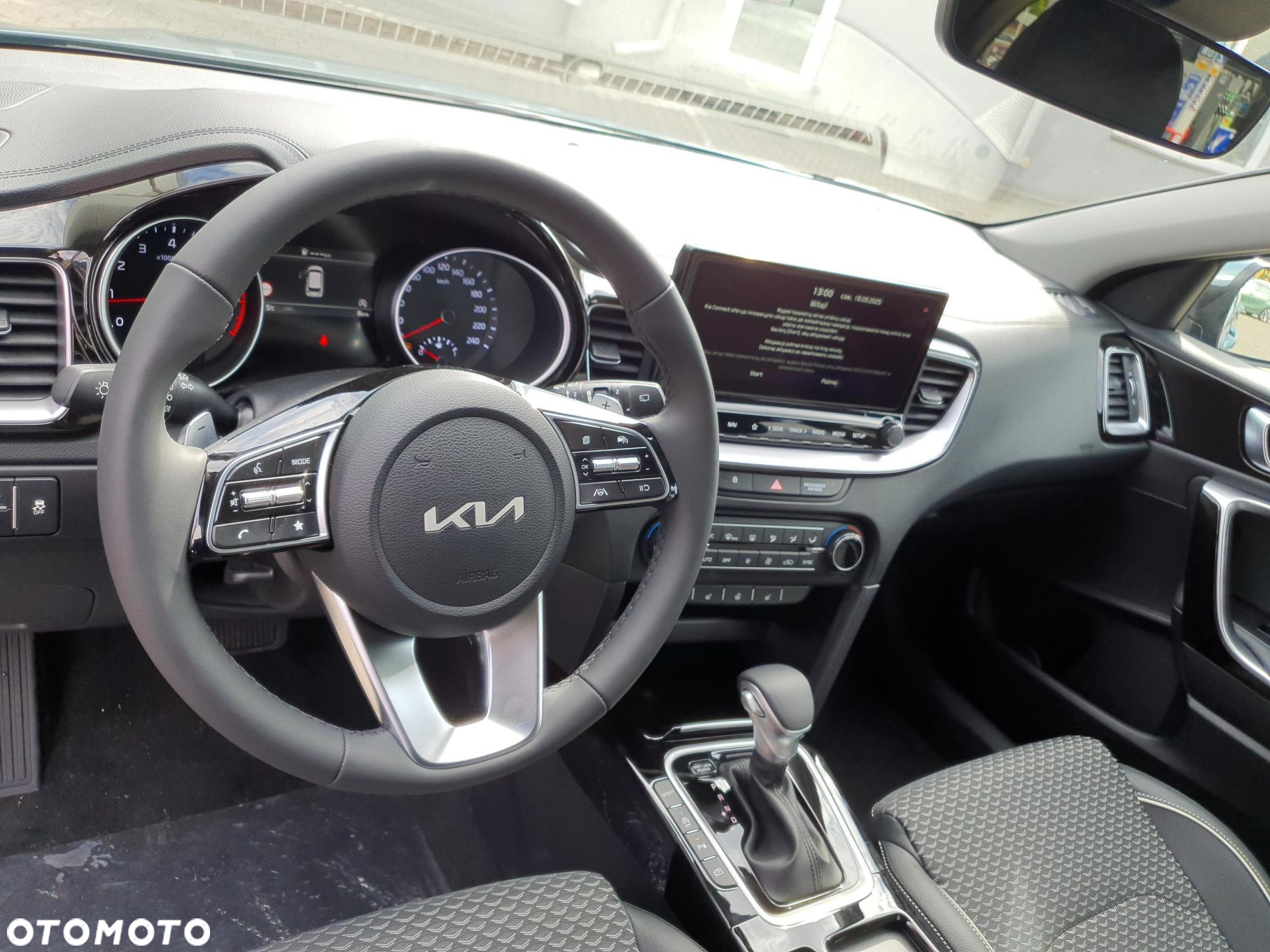 Kia Ceed - 11