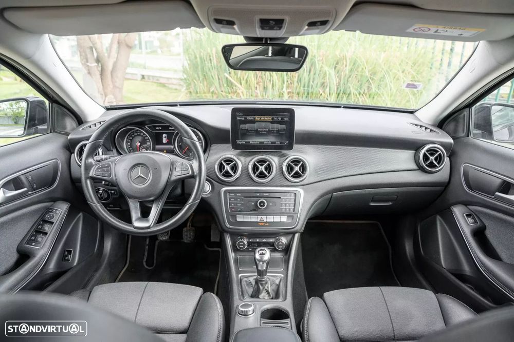 Mercedes-Benz GLA 180 - 15