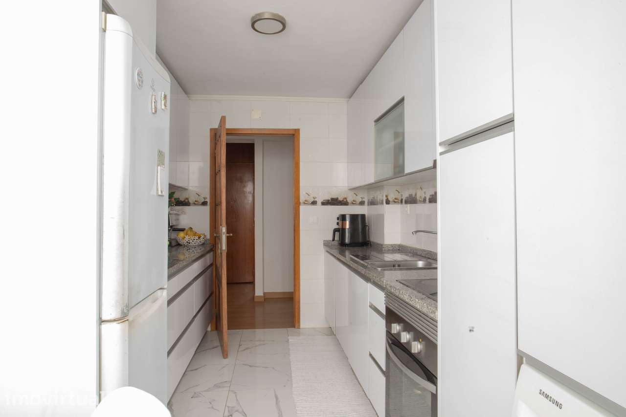 Apartamento T3 situado na zona de Coimbrões AF - Grande imagem: 4/31