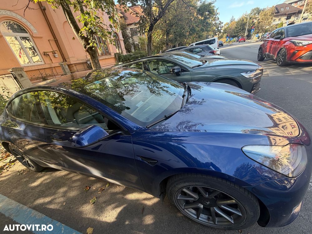 Tesla Model 3 - 5