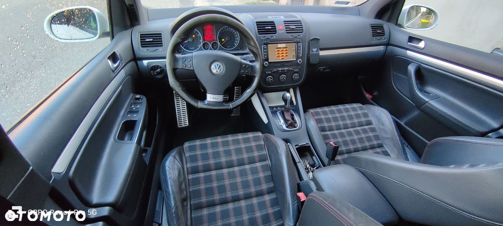 Volkswagen Golf - 12