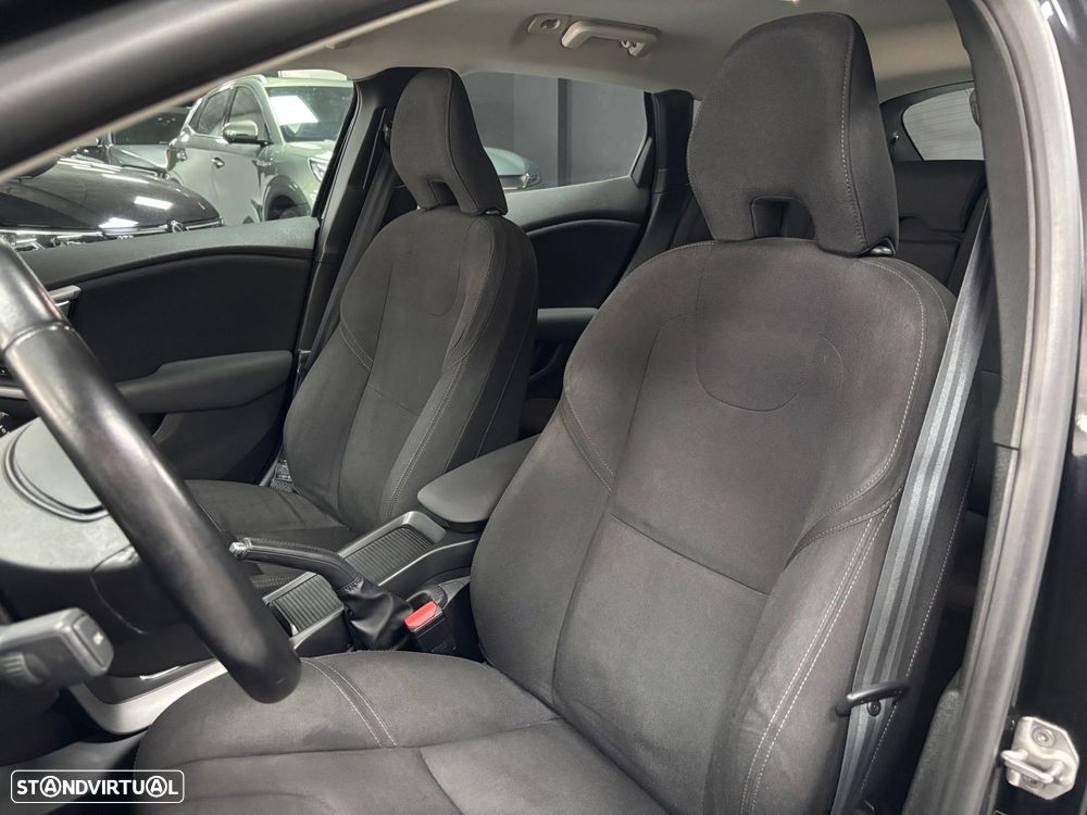 Volvo V40 2.0 D2 Momentum Eco - 10