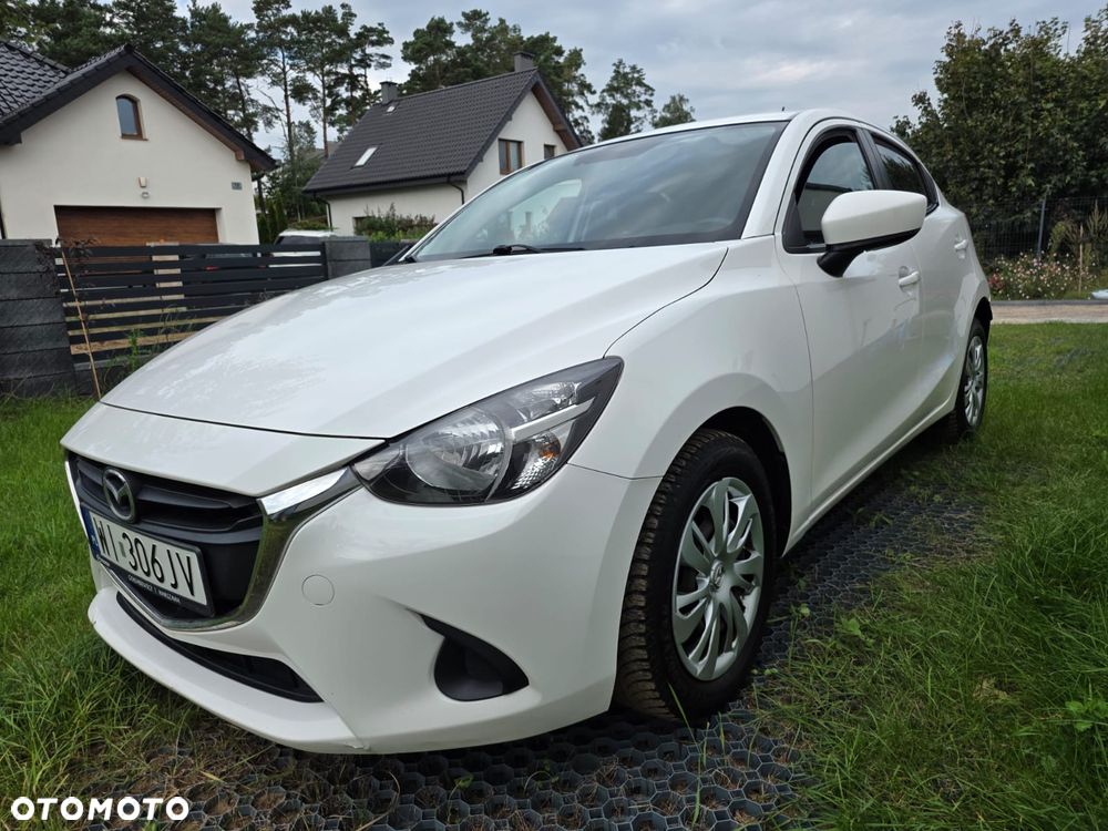 Mazda 2 2015 photo 2
