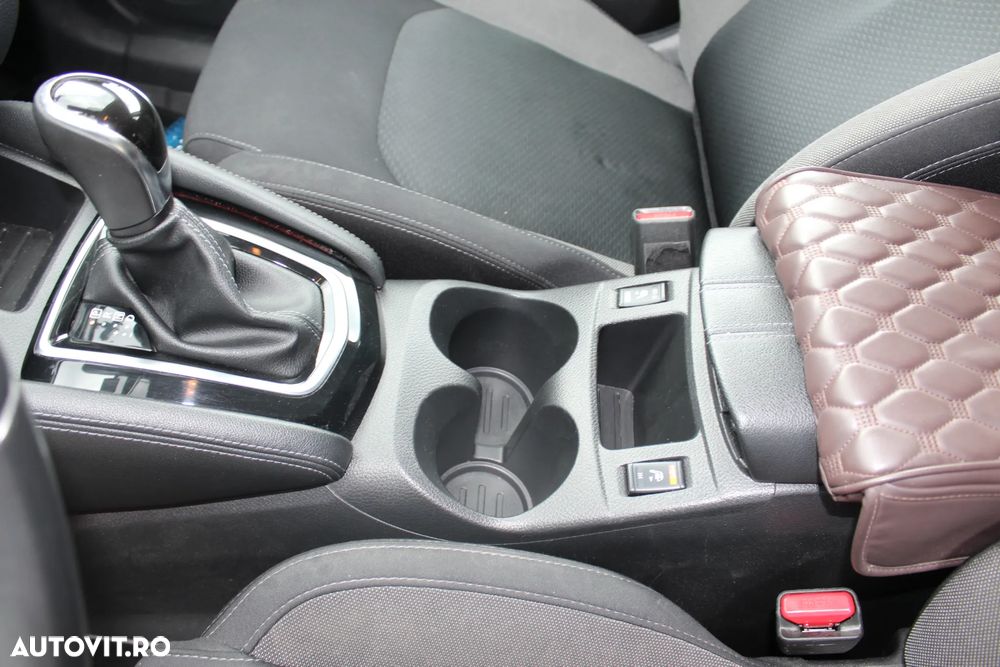 Nissan Qashqai 1.3 l MHEV X-Tronic N-Connecta - 13