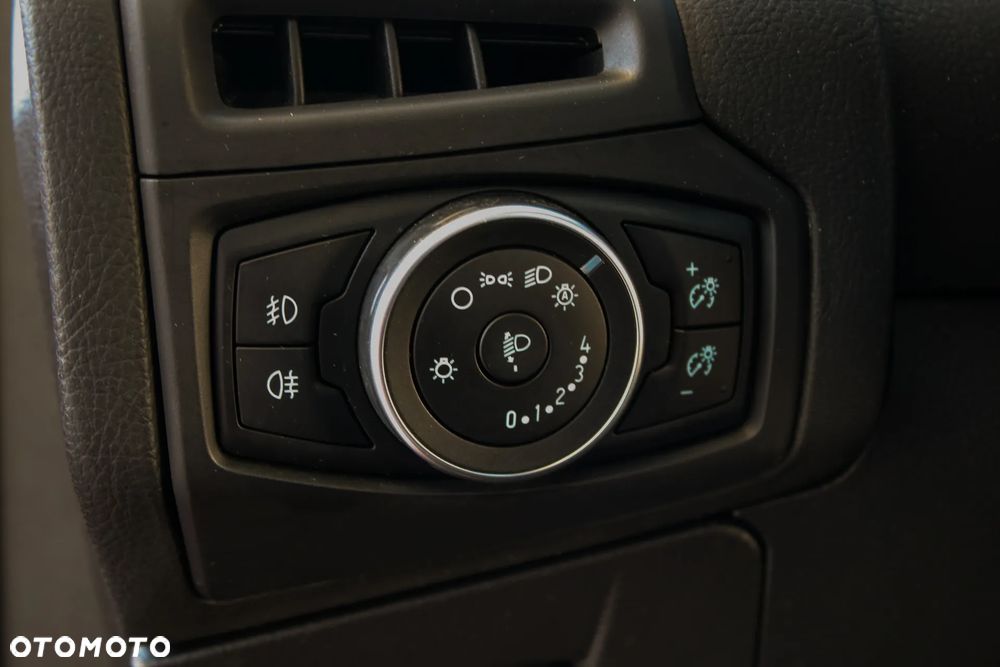 Ford Focus 1.5 EcoBlue Start-Stopp-System ST-LINE DESIGN - 29