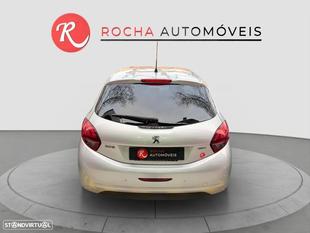 Peugeot 208 1.2 VTi SE Style - 11