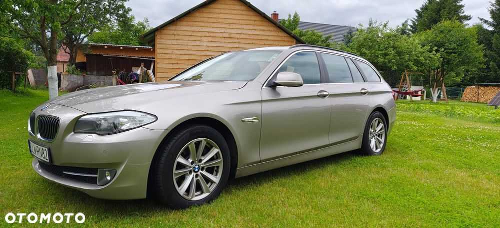 BMW Seria 5 525d - 2