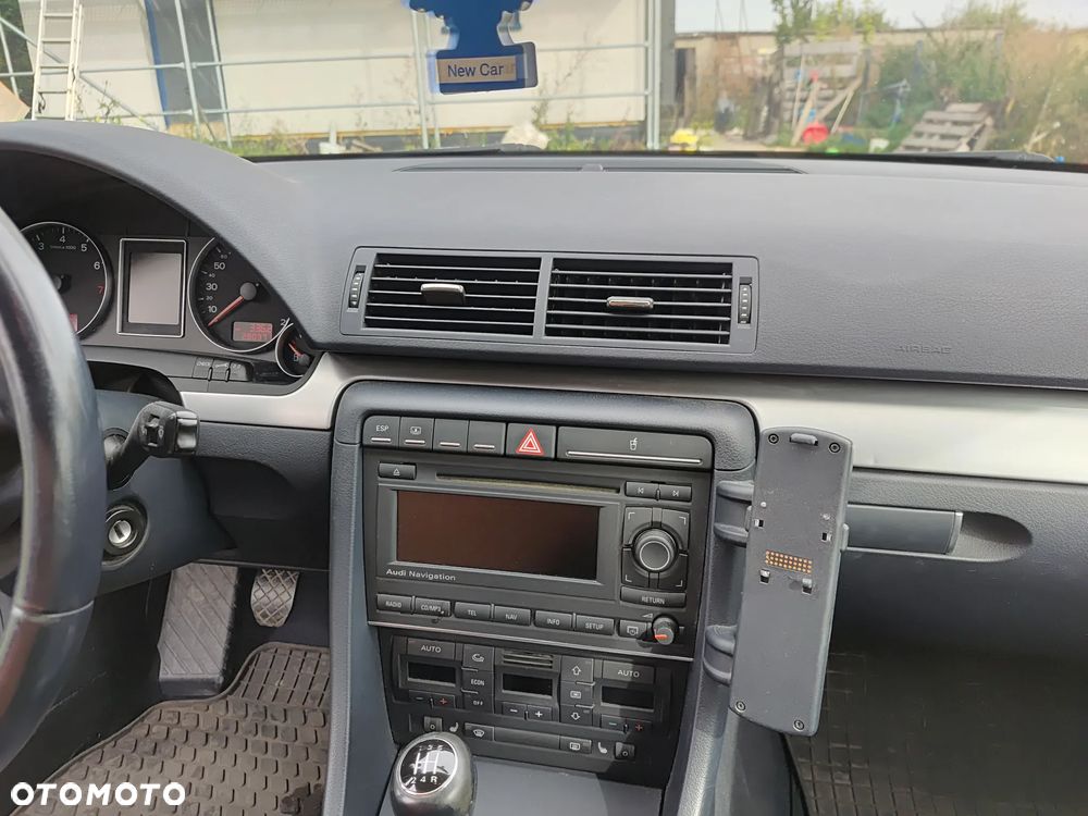 Audi A4 Limousine - 5