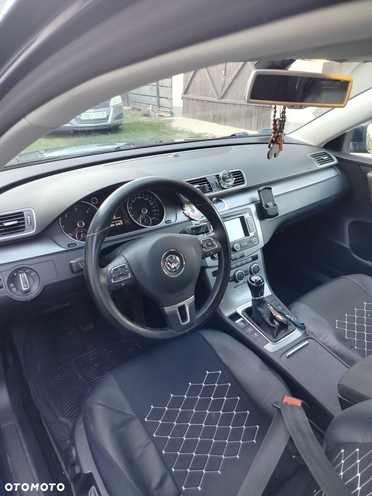 Volkswagen Passat - 6