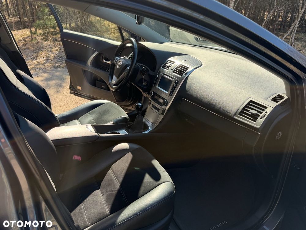 Toyota Avensis 2.0 D-4D Executive - 8