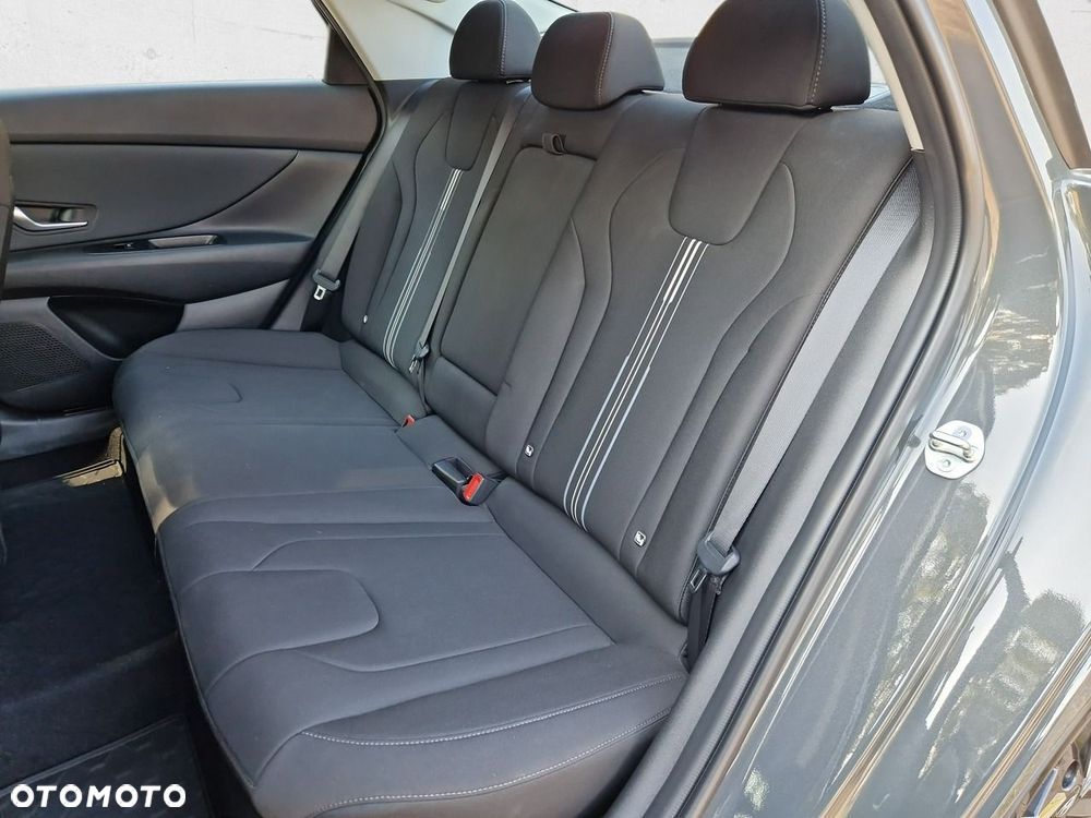 Hyundai Elantra 2023