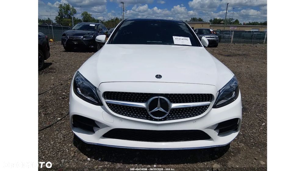 Mercedes-Benz Klasa C 300 4Matic 9G-TRONIC AMG Line - 2