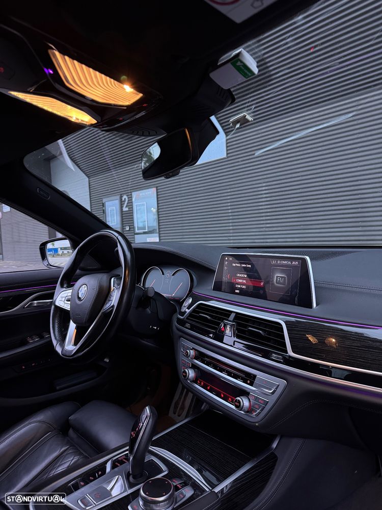 BMW 725 d Pack M - 7