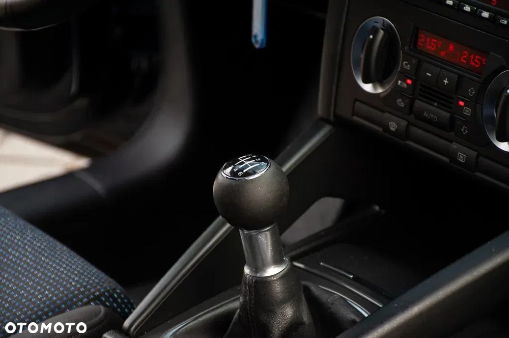 Audi A3 3-drzwiowe 2.0 FSI Attraction - 20