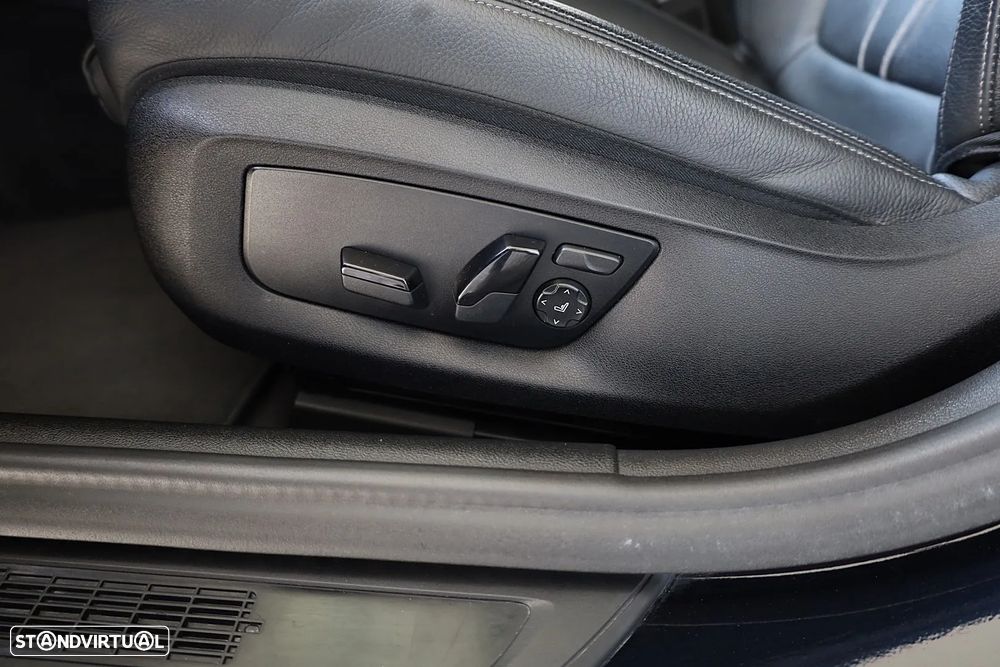 BMW 520 d Pack Desportivo M Auto - 52