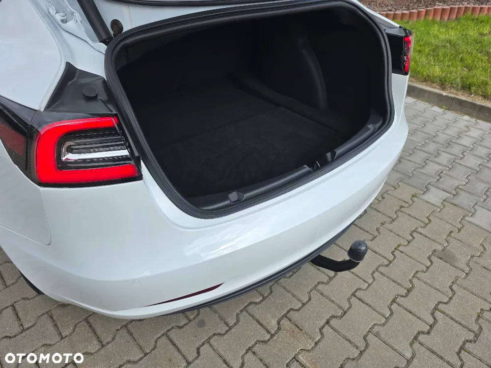 Tesla Model 3 - 7