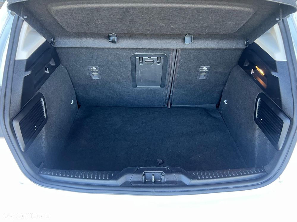 Ford Focus 1.0 EcoBoost Titanium X - 23