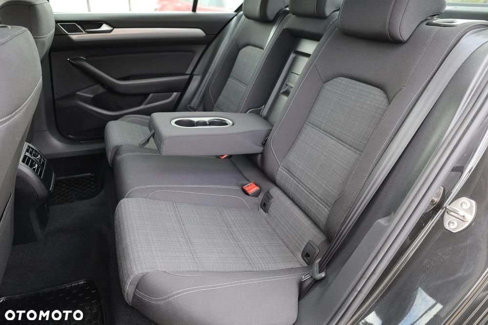 Volkswagen Passat 2.0 TSI Business DSG - 39