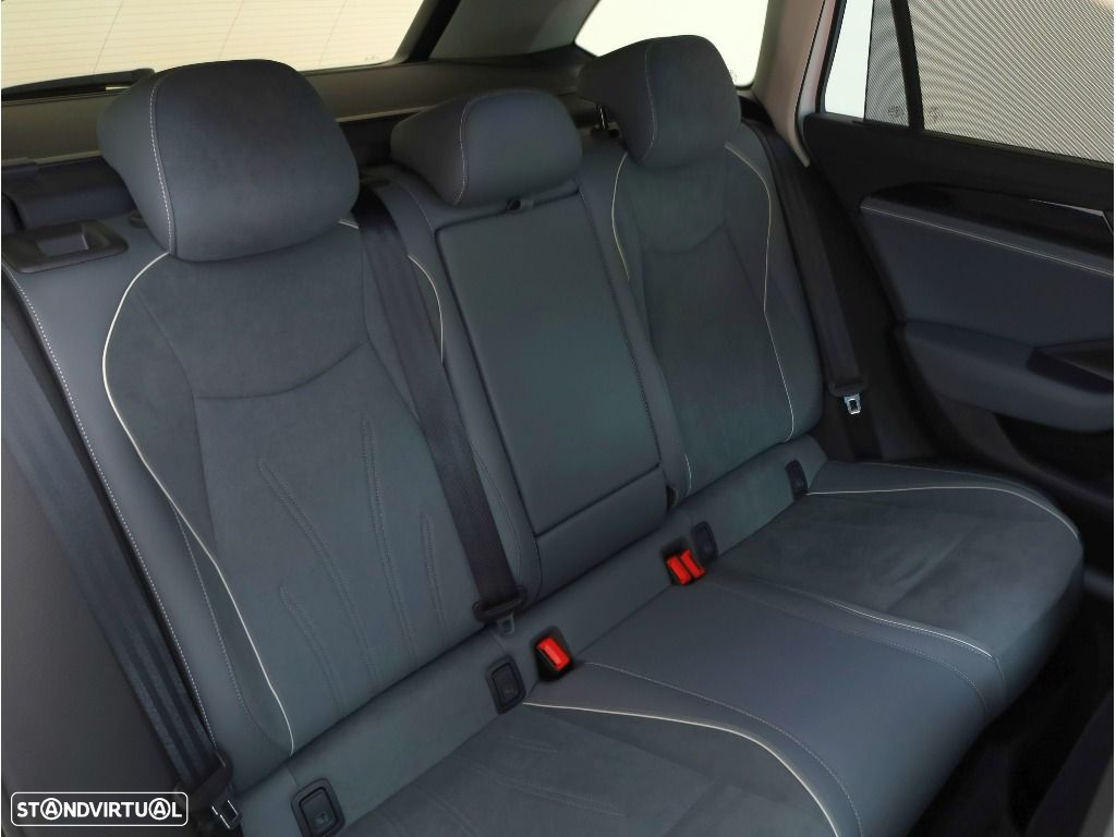 VW Passat Variant 2.0 TDi Business DSG - 34