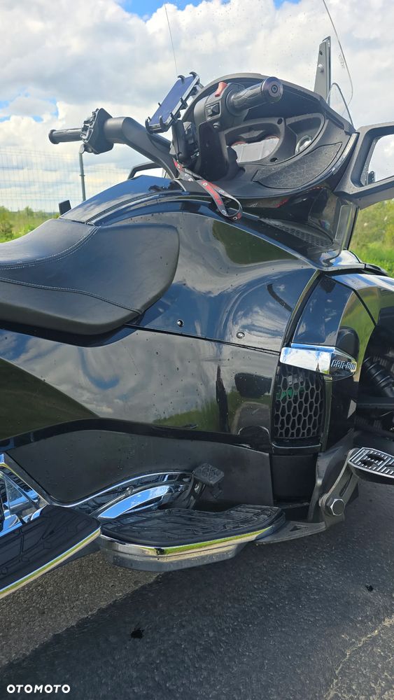 Can-Am Spyder - 17