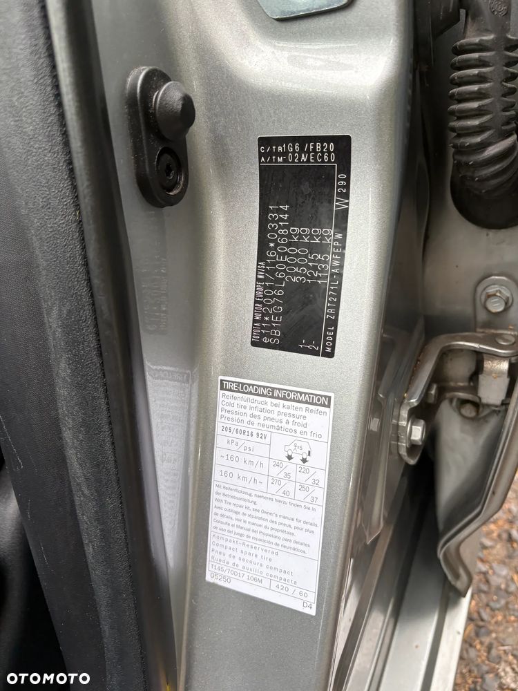Toyota Avensis - 14