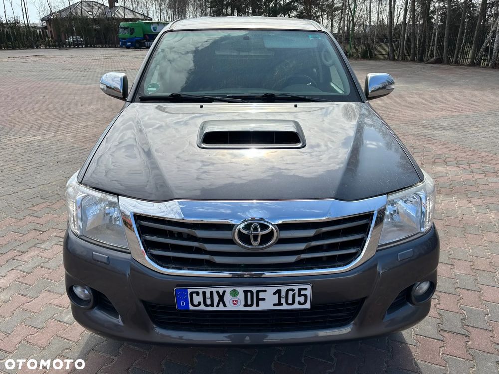 Toyota Hilux 2.5 D-4D SR5 - 14