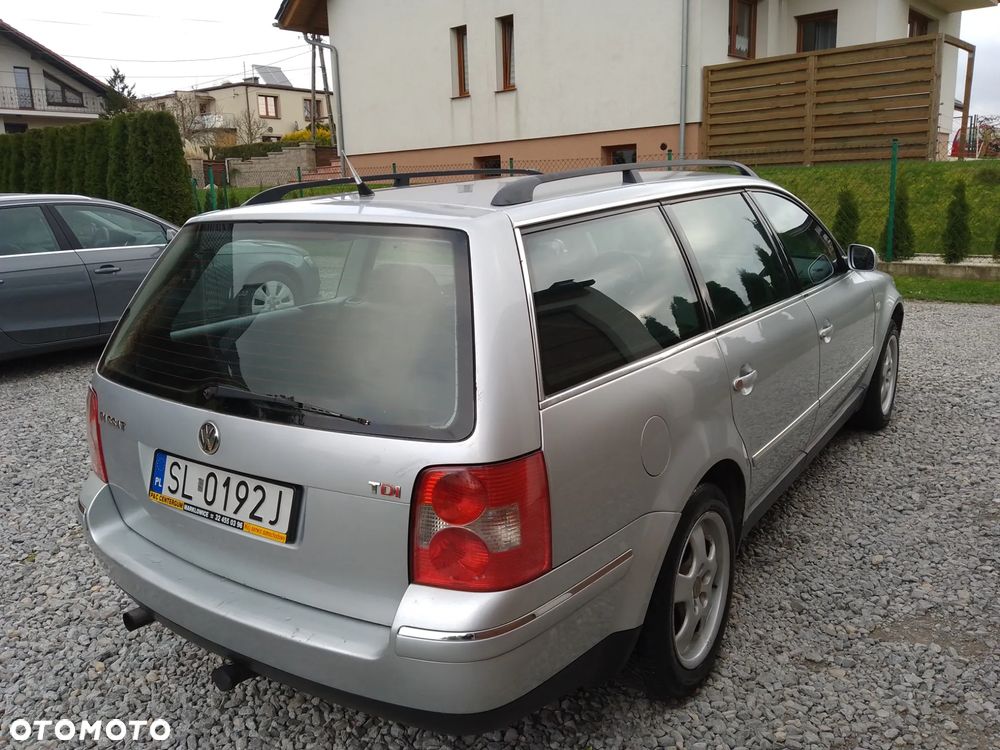 Volkswagen Passat 1.9 TDI Highline - 9