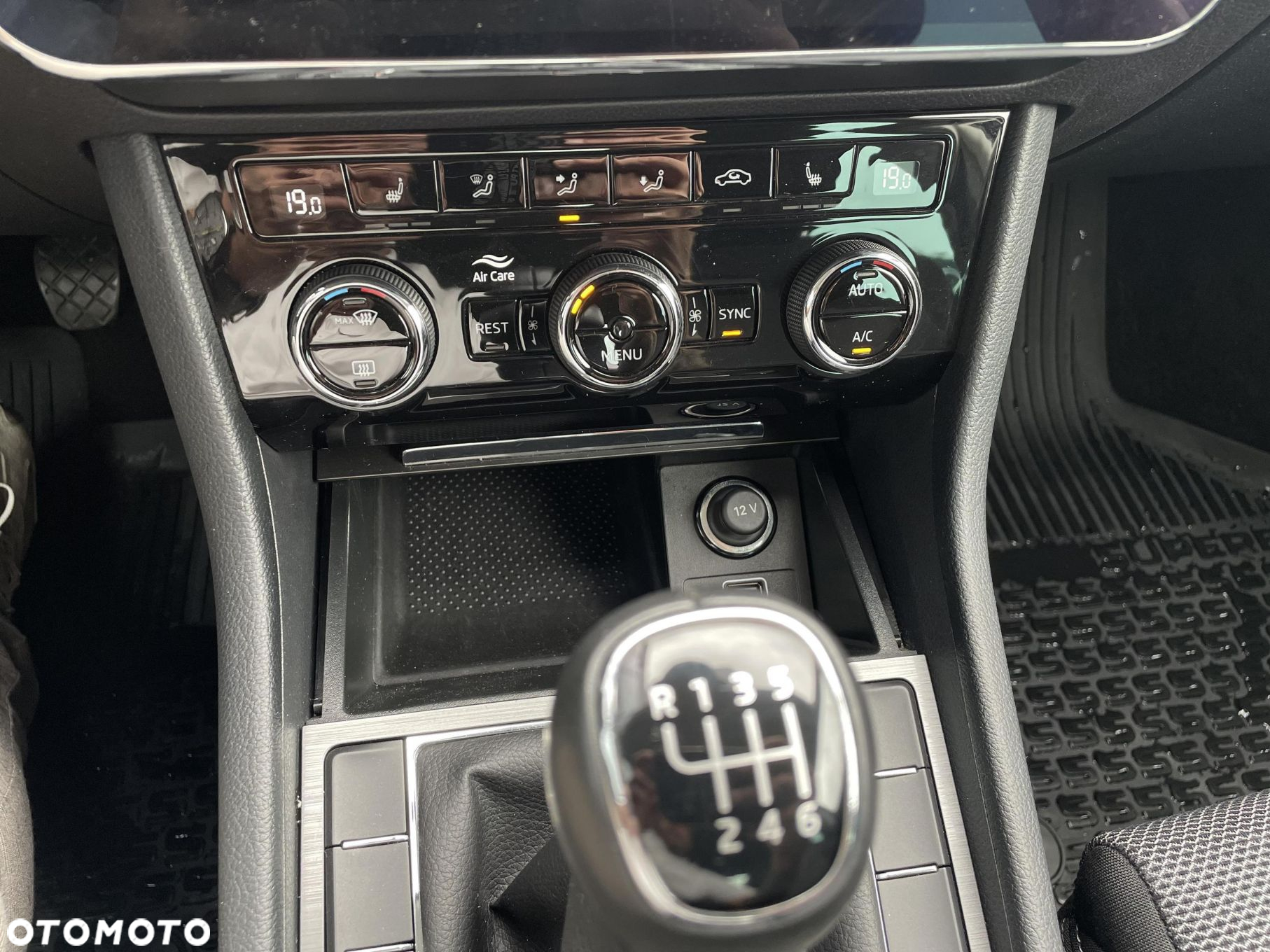Skoda Superb 1.5 TSI ACT Style - 22