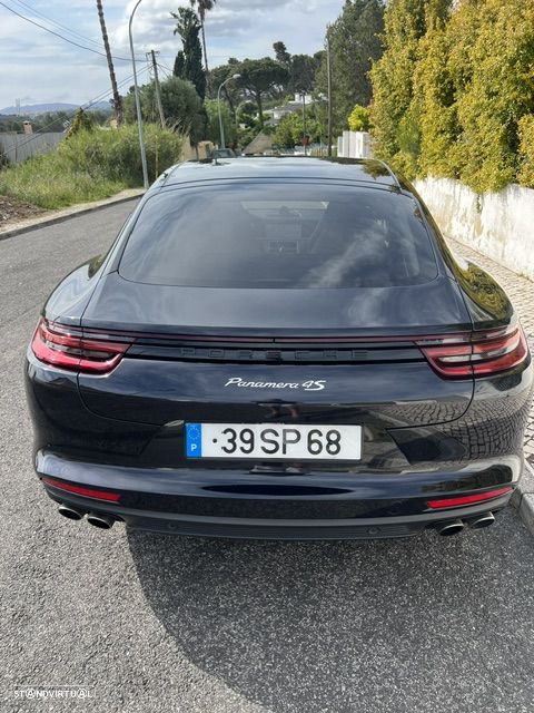 Porsche Panamera 4 S - 12