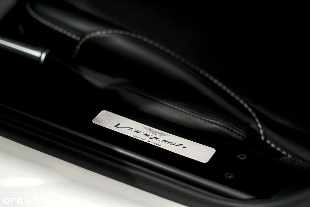 Aston Martin Vanquish - 39
