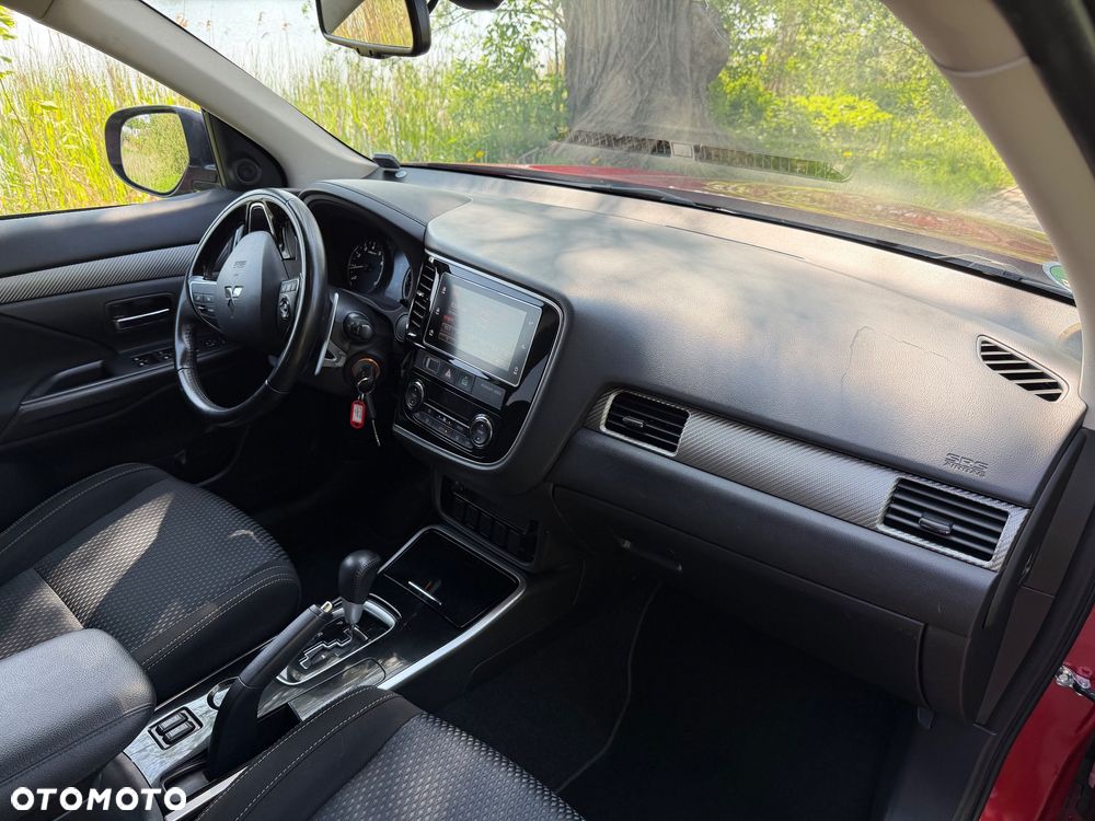 Mitsubishi Outlander 2.0 2WD CVT Diamant Edition - 12