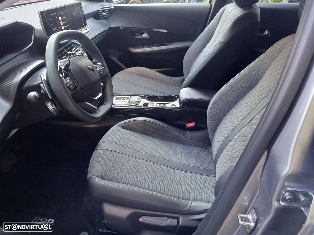 Peugeot 208 1.2 Hybrid Allure e-DCS6 - 30