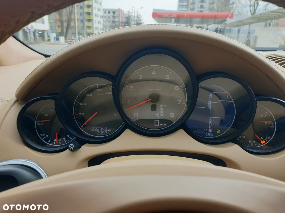 Porsche Cayenne - 31