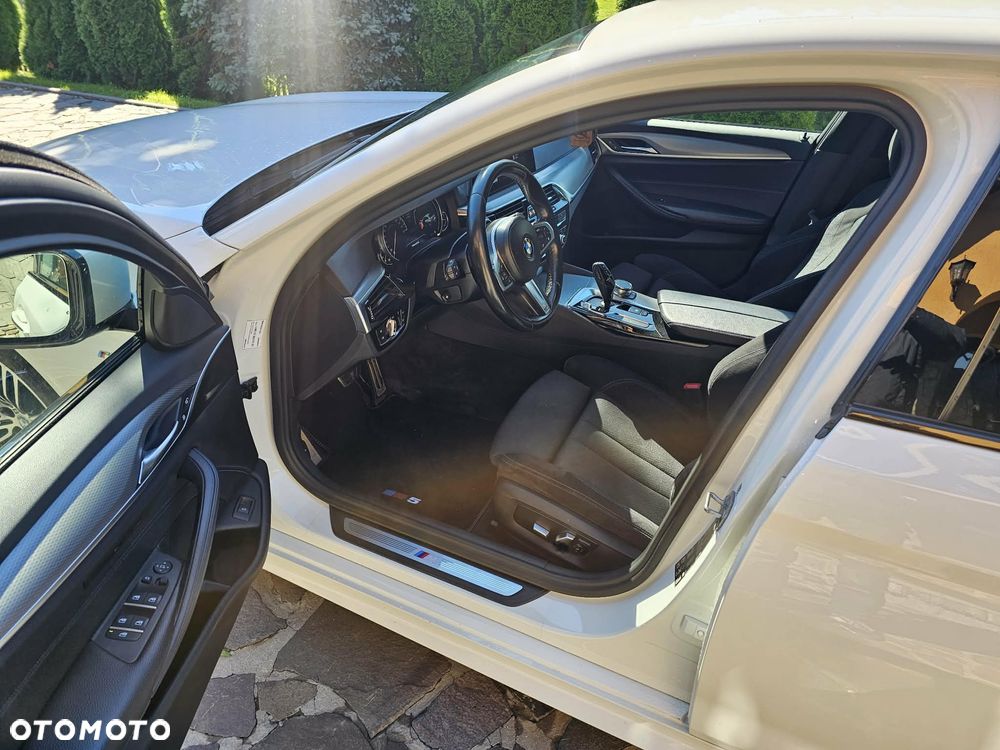 BMW Seria 5 540i xDrive M Sport sport - 28