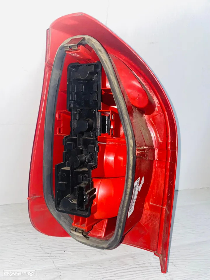 Farolim Trás Direito Citroen Xsara Picasso - 2006 - FR1398 - 3