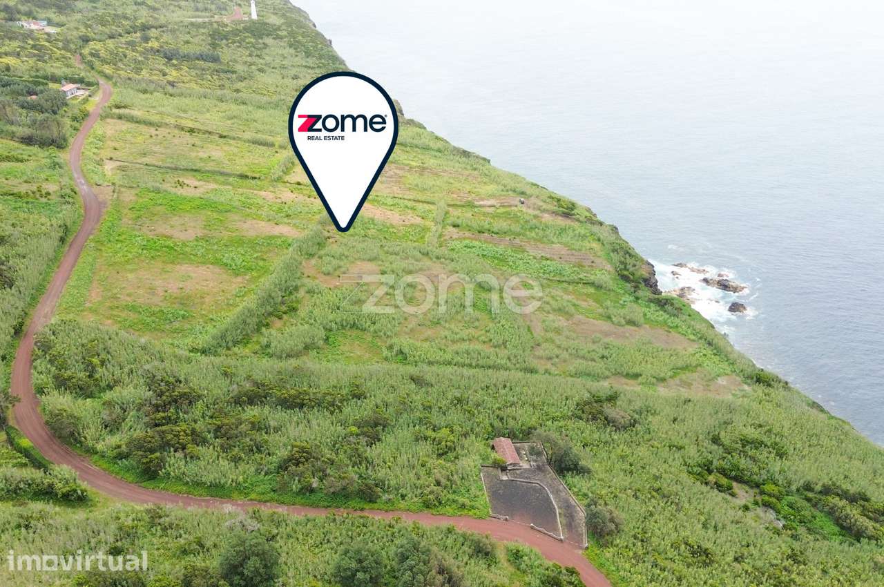 Terreno rústico com área total de 43.560 m², no Capelo - Grande imagem: 3/9