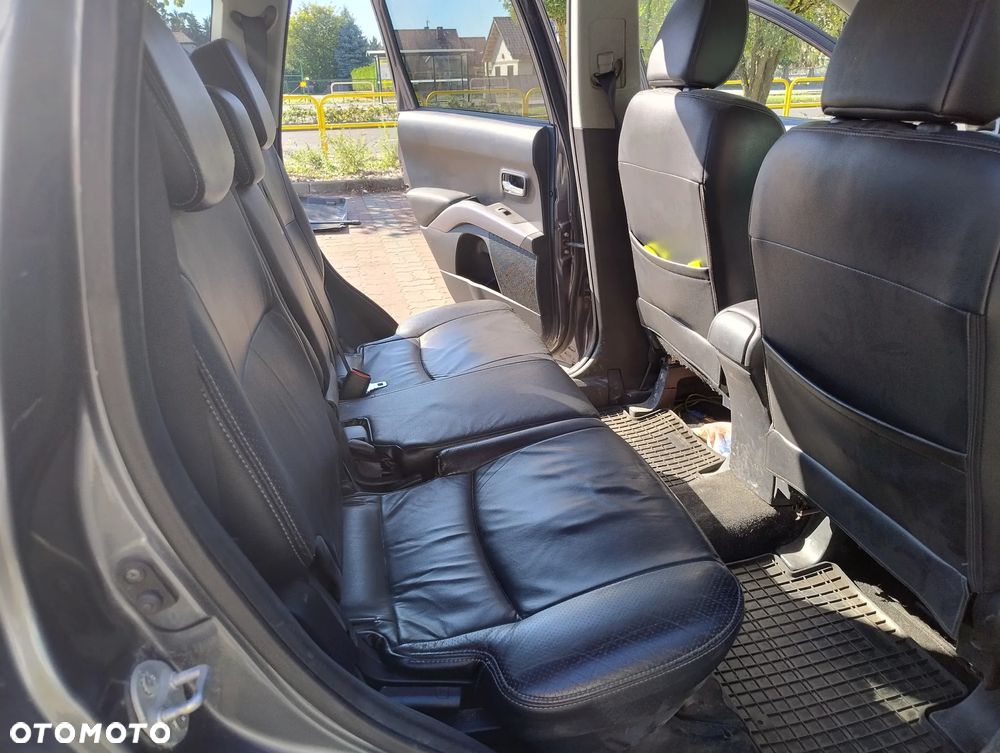 Mitsubishi Outlander - 10