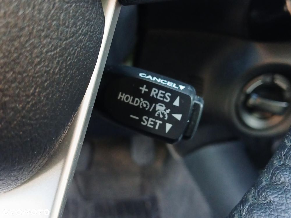 Toyota Hilux 2.8 D-4D Double Cab SR5 4x4 - 36