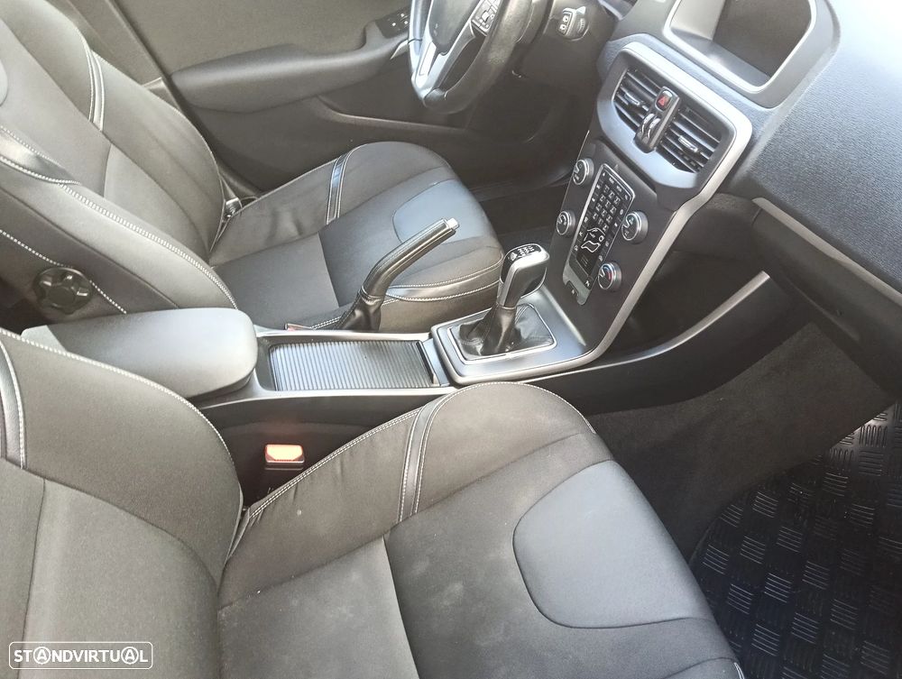 Volvo V40 2.0 D2 Momentum Eco - 14