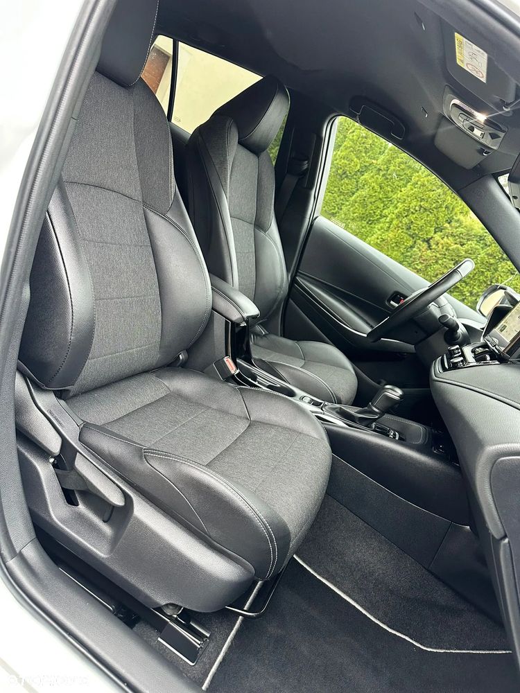 Toyota Corolla 1.8 Hybrid Touring Sports Business Edition - 29