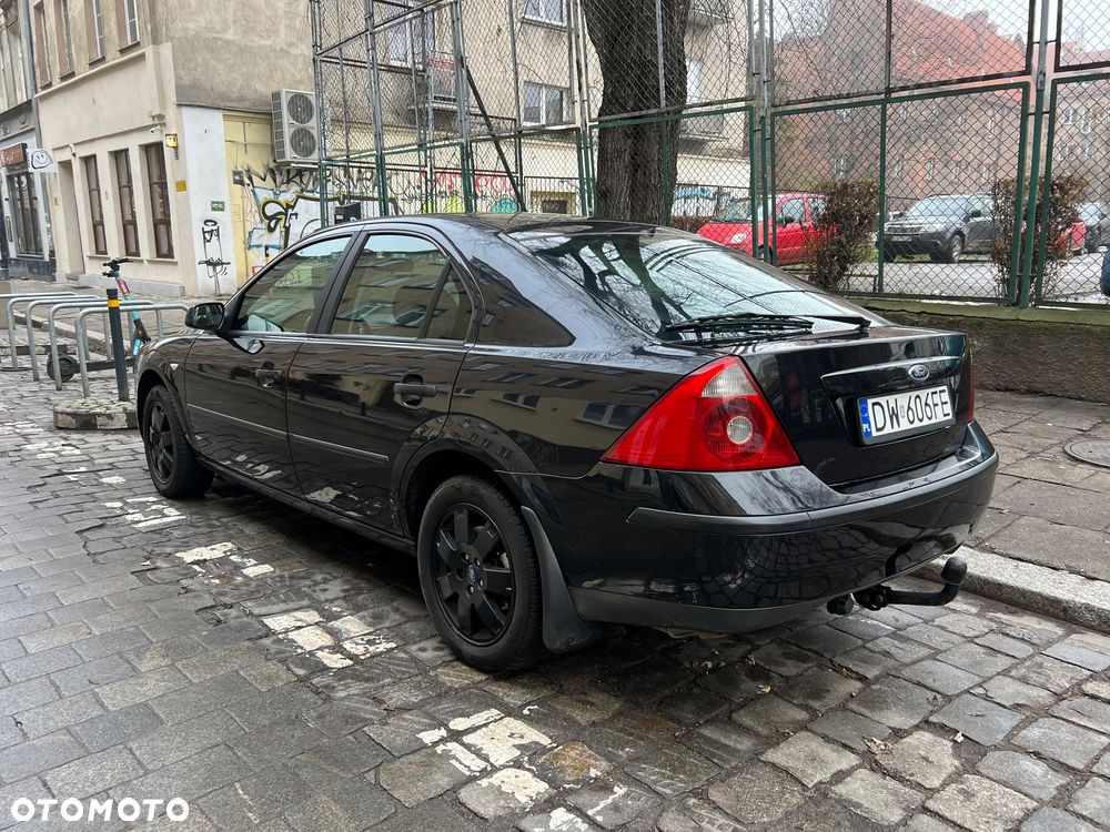 Ford Mondeo 2.0 TDDi Ambiente - 4