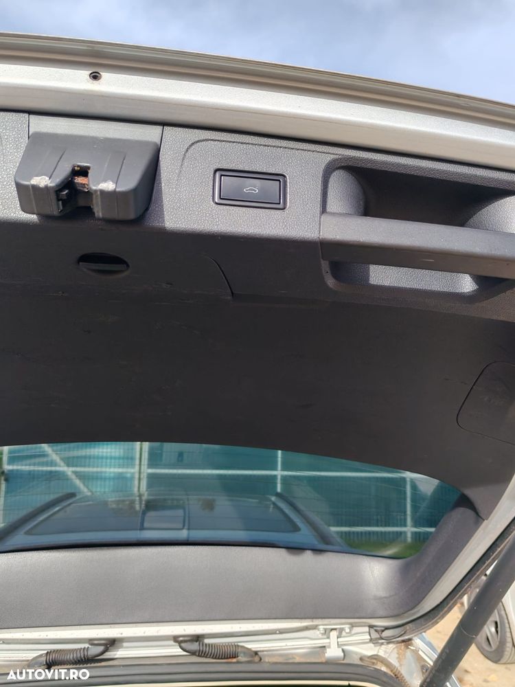 Volkswagen Passat 2.0 TDI SCR DSG Comfortline - 10